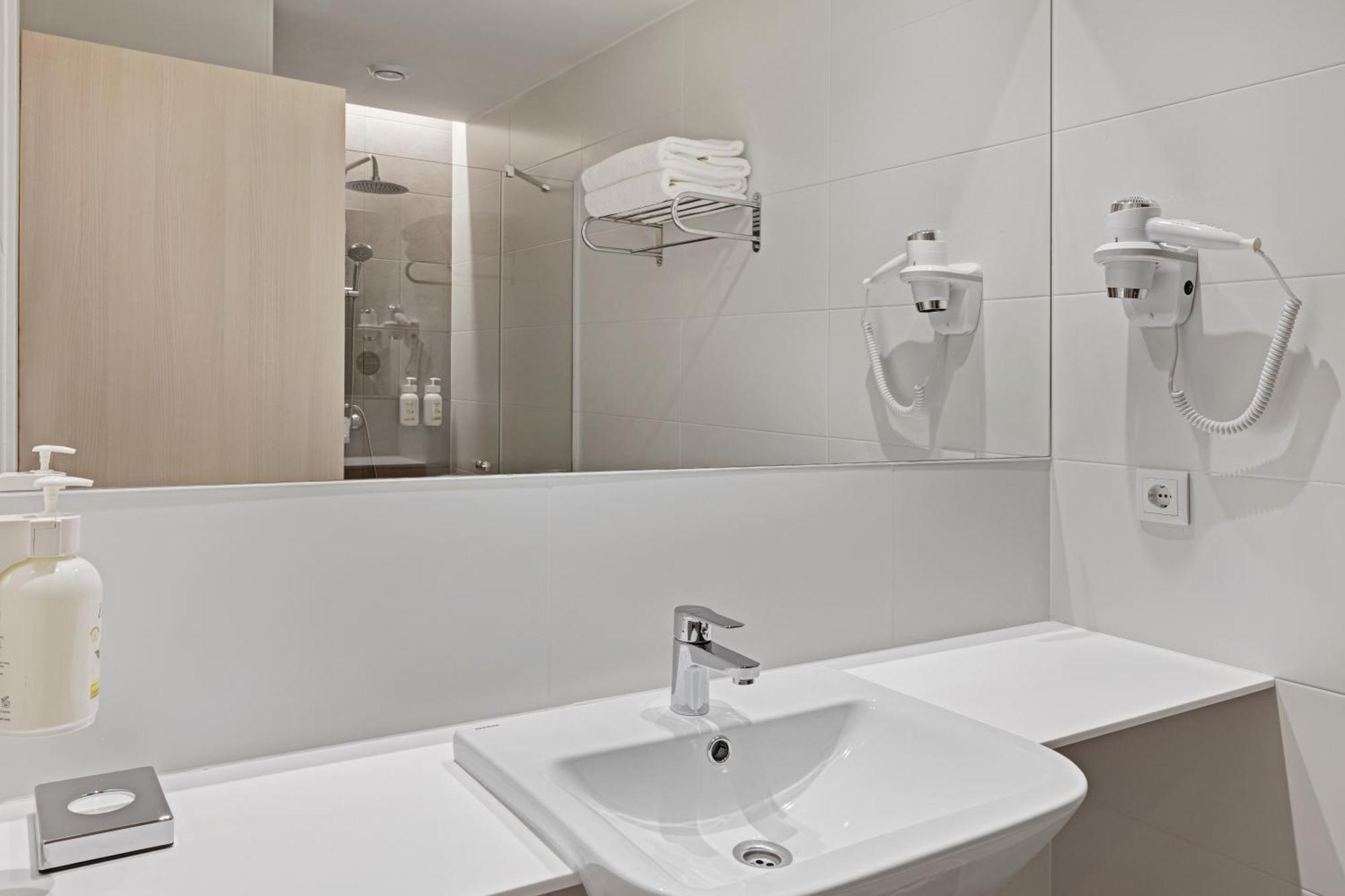 B&B Hotel Santiago מיידוירו מראה חיצוני תמונה