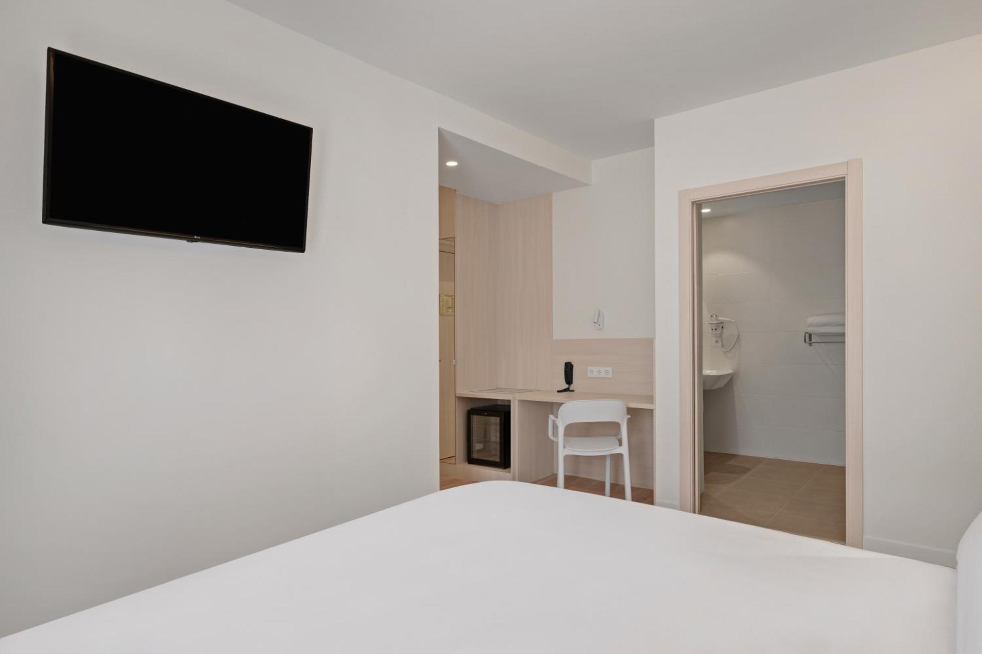 B&B Hotel Santiago מיידוירו מראה חיצוני תמונה