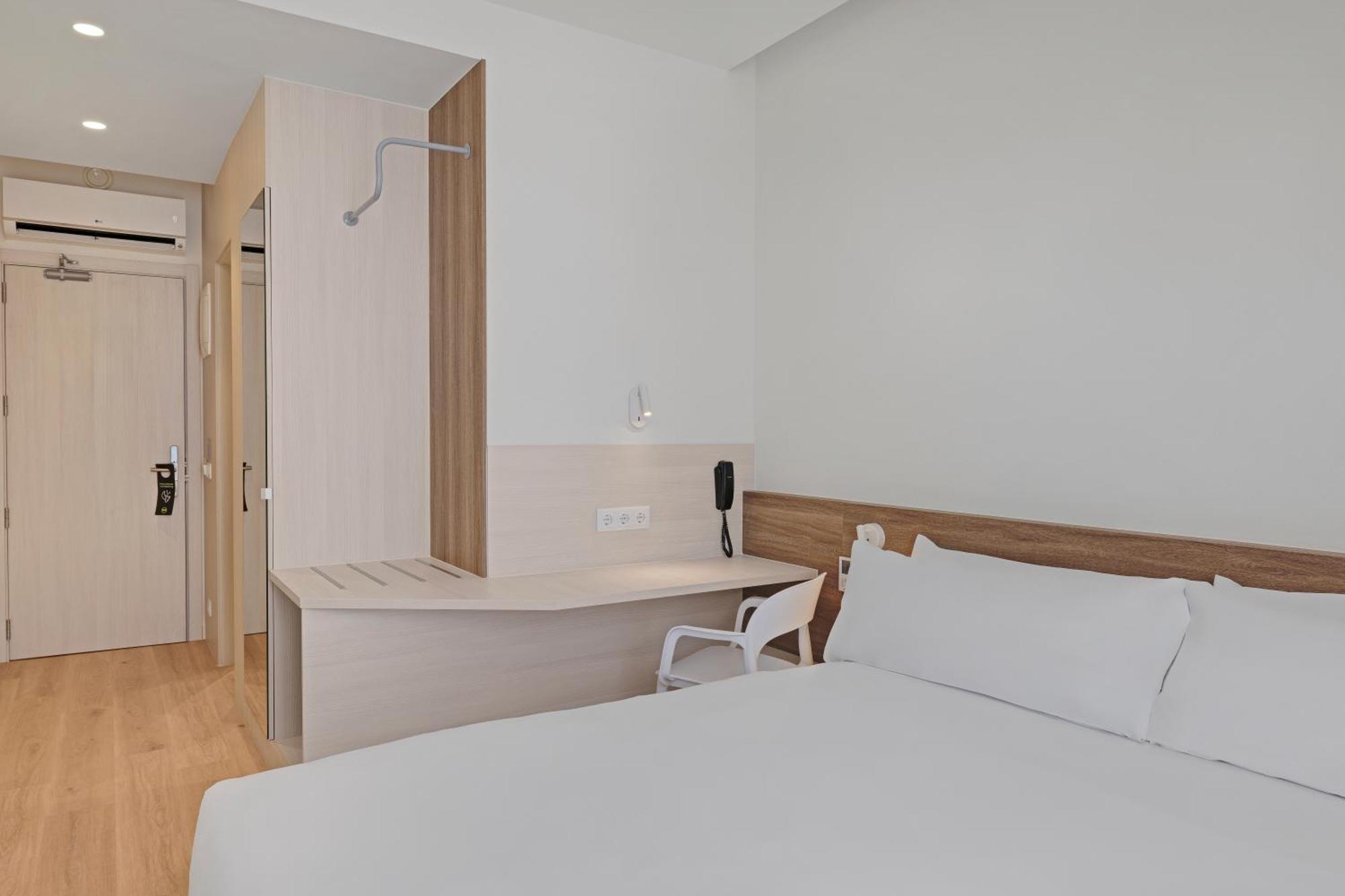 B&B Hotel Santiago מיידוירו מראה חיצוני תמונה